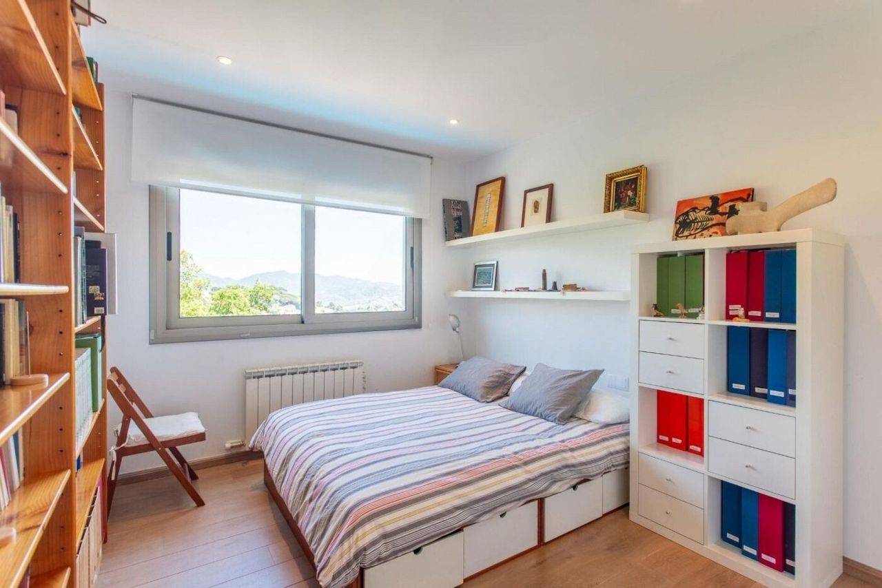 House in Barcelona, Spain, 203 m² - picture 9