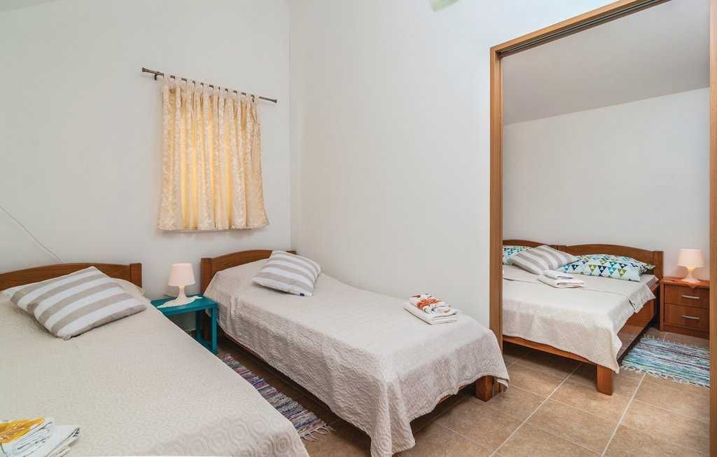 Hôtel à Rogoznica, Croatie, 255 m² - image 9