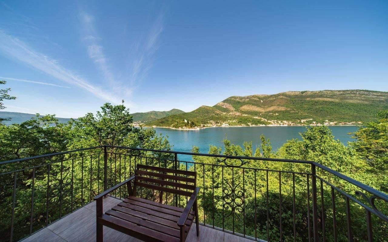 Maison à Tivat, Monténégro, 148 m² - image 1