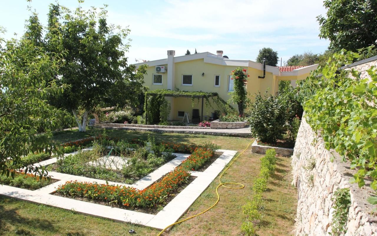 House in Dobra Voda, Montenegro, 380 m² - picture 1