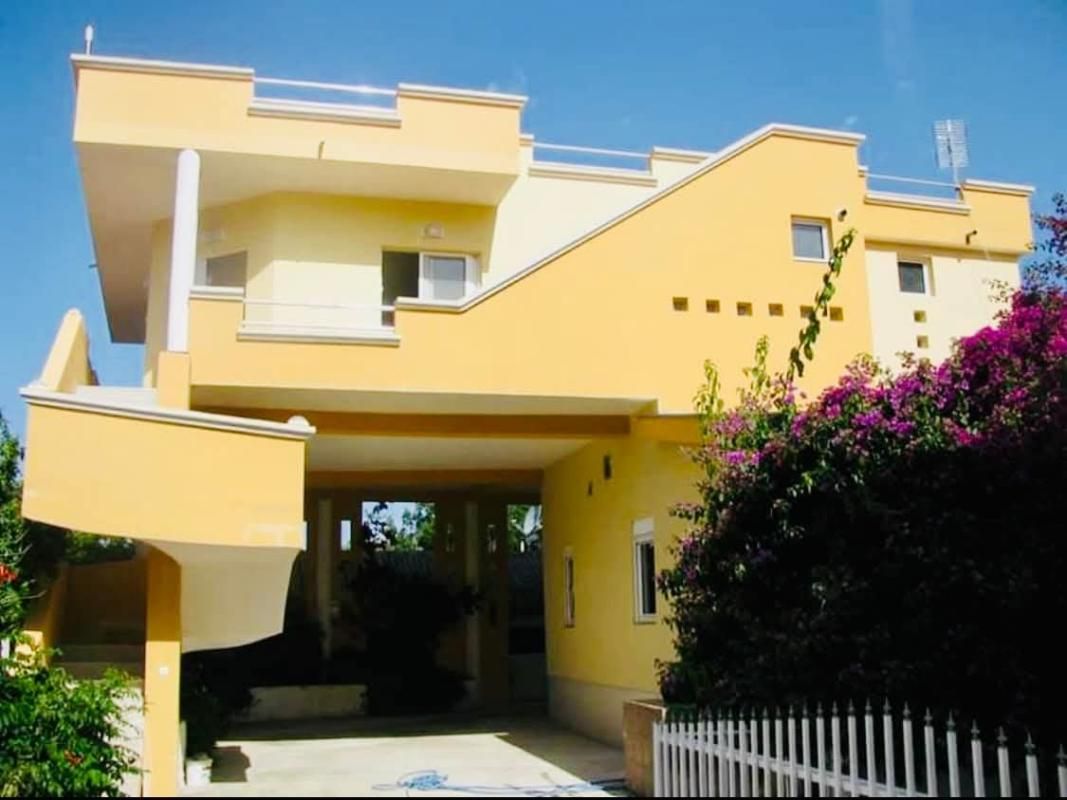 Haus in Utjeha, Montenegro, 320 m² - Foto 1