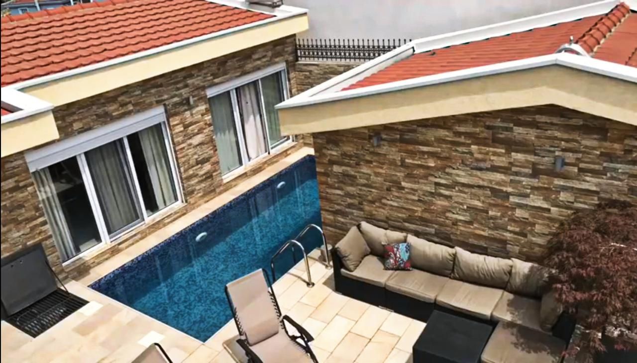 Maison à Dobra Voda, Monténégro, 300 m² - image 1