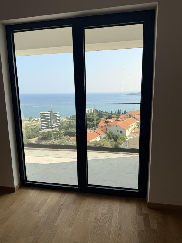 Piso en Becici, Montenegro, 43 m² - imagen 1