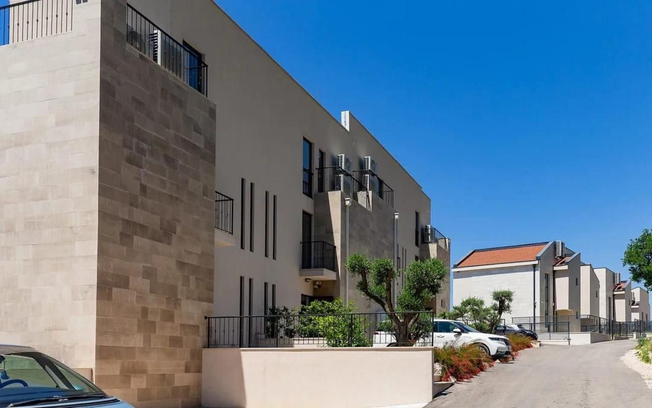 Maison à Sveti Stefan, Monténégro, 223 m² - image 1