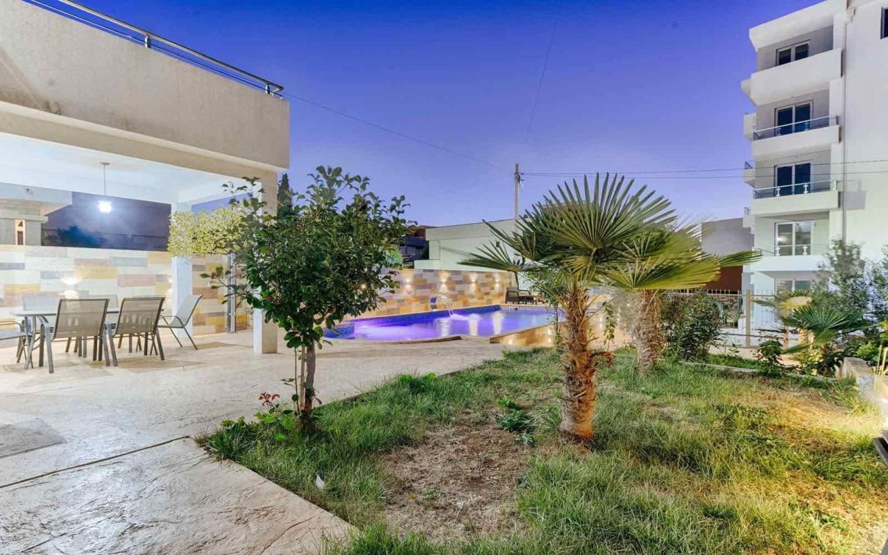 Casa en Dobra Voda, Montenegro, 170 m² - imagen 3