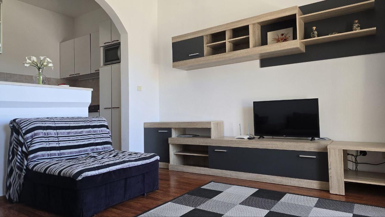 Flat in Petrovac, Montenegro, 34 m² - picture 6