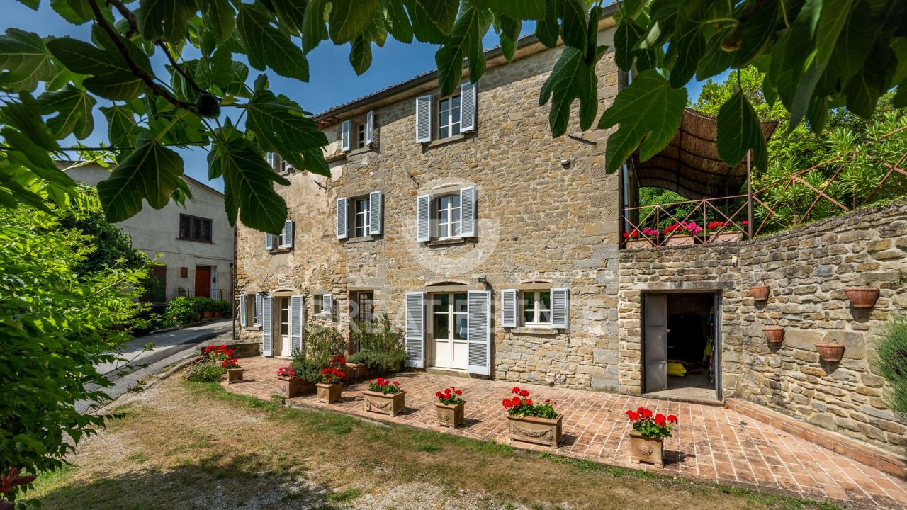 House Montone, Italy, 213.5 m² - picture 1