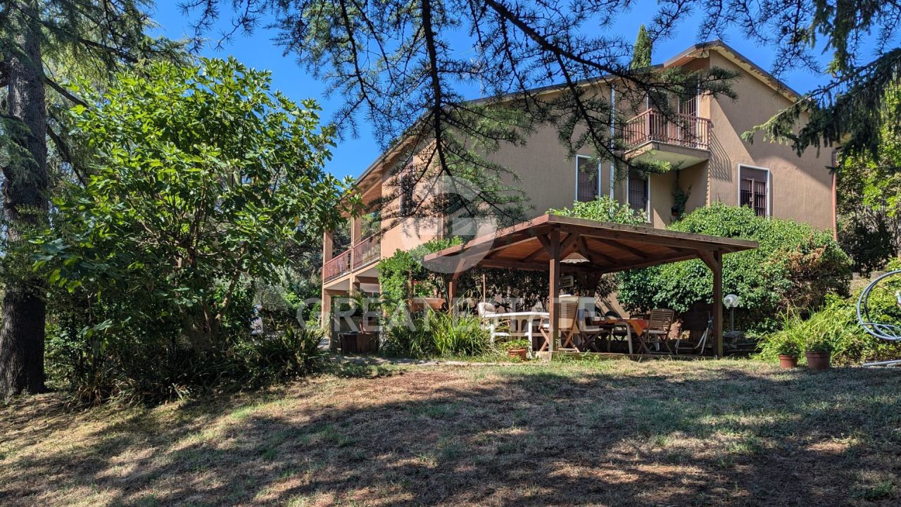 Villa in Perugia, Italy, 356.35 m² - picture 2