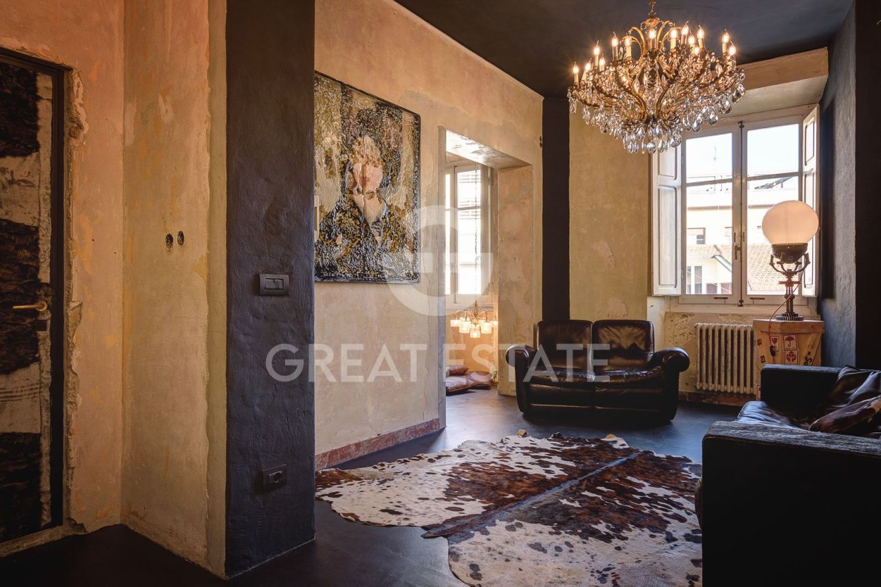 Appartement à Arezzo, Italie, 162 m² - image 2