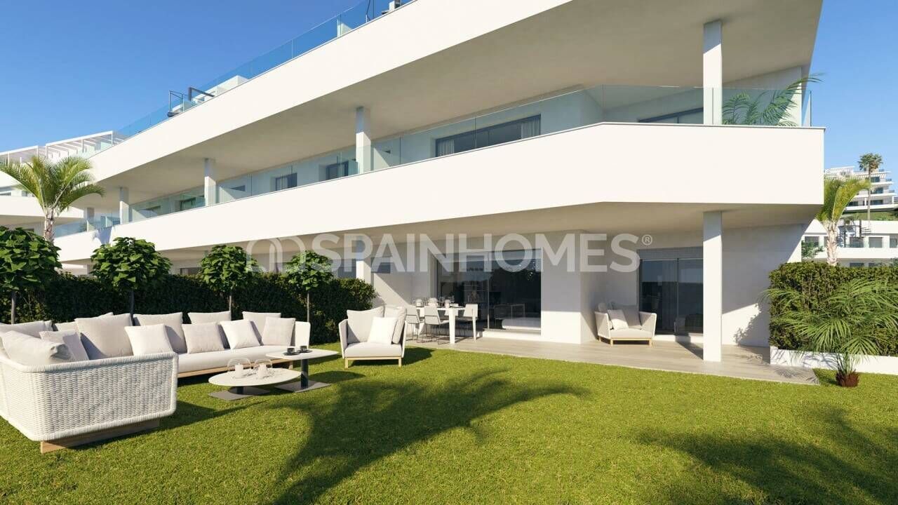 Apartment in Estepona, Spain, 102 m² - picture 1