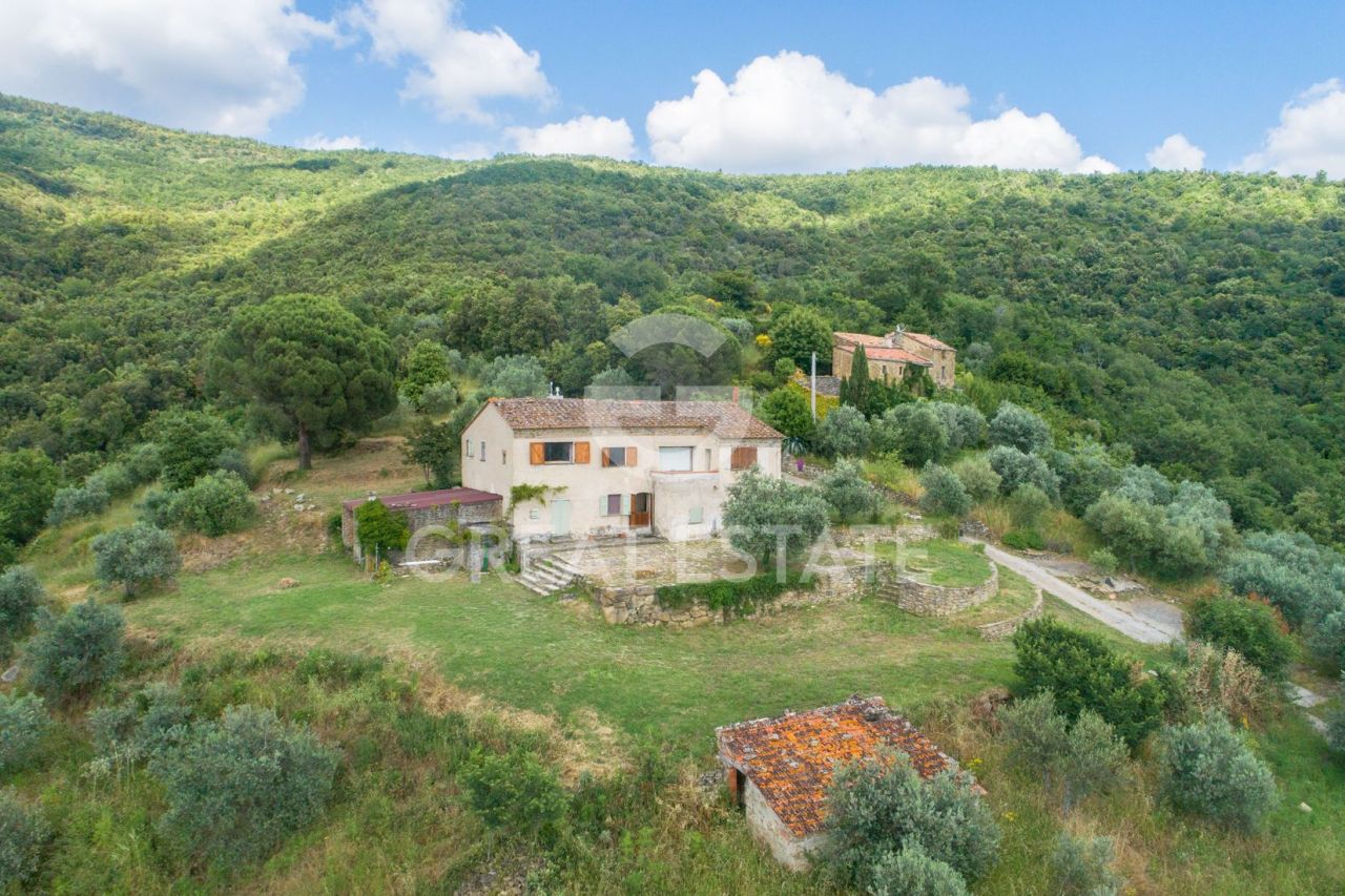 House in Cortona, Italy, 201.4 m² - picture 2