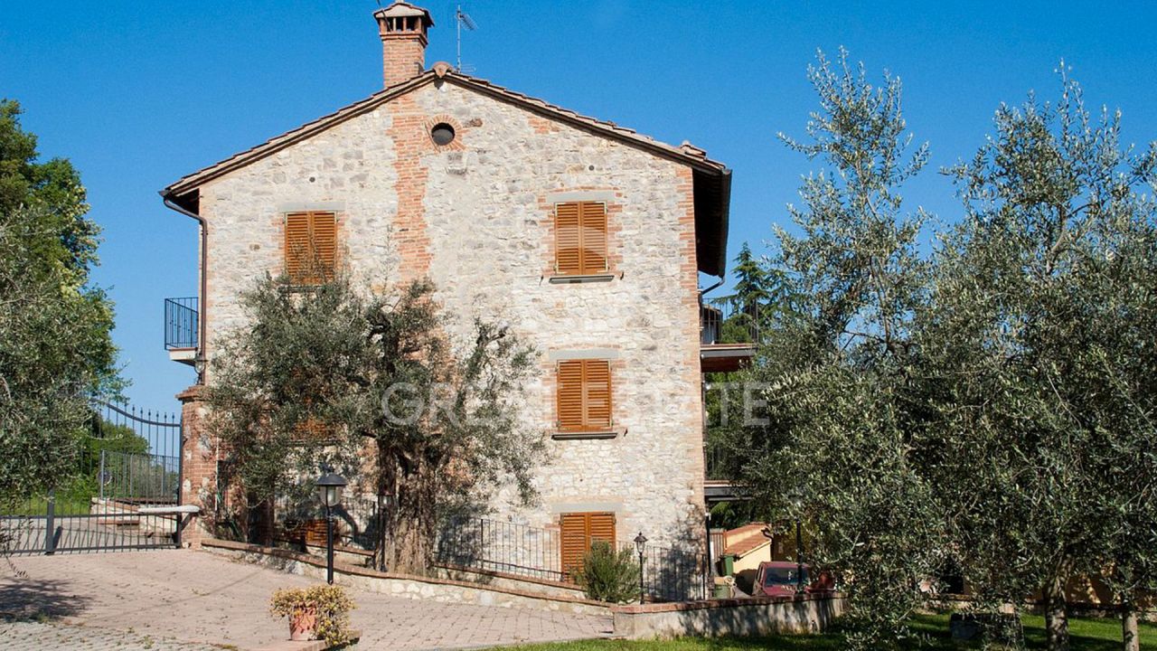 Casa en Magione, Italia, 324.5 m² - imagen 5