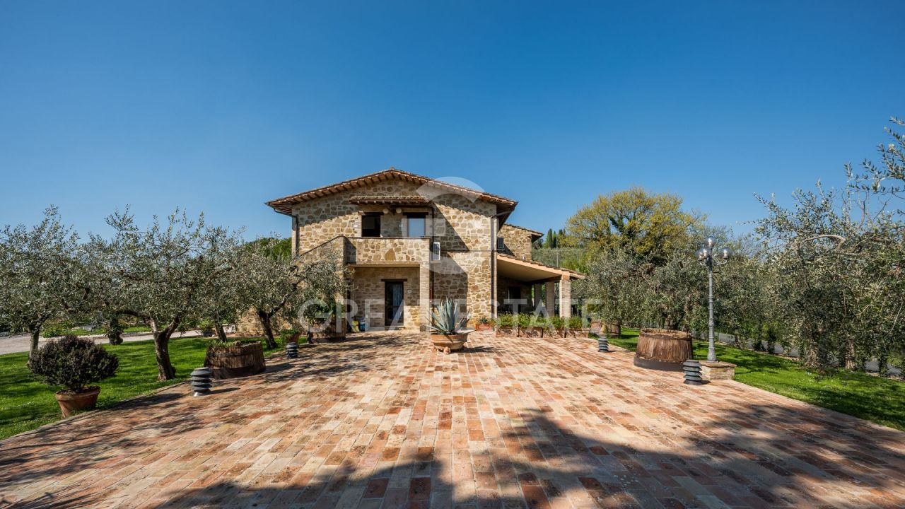 Maison à Assise, Italie, 551.5 m² - image 6