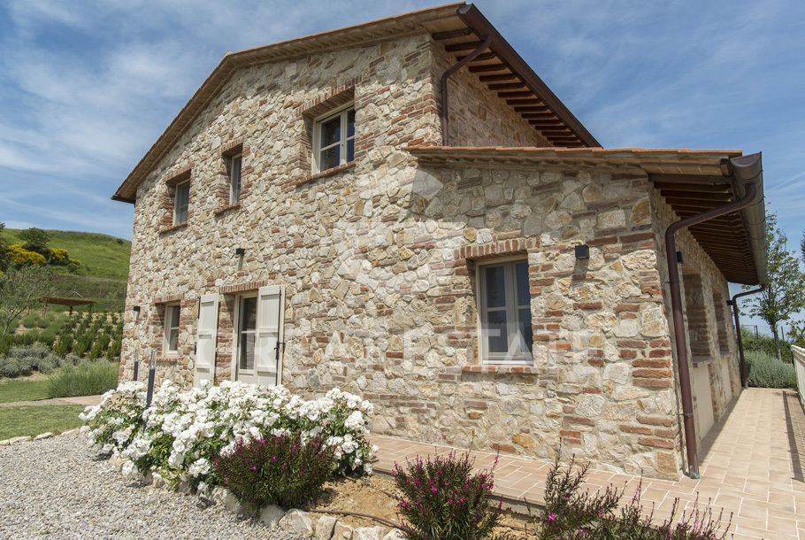 Casa en Fabro, Italia, 268 m² - imagen 7