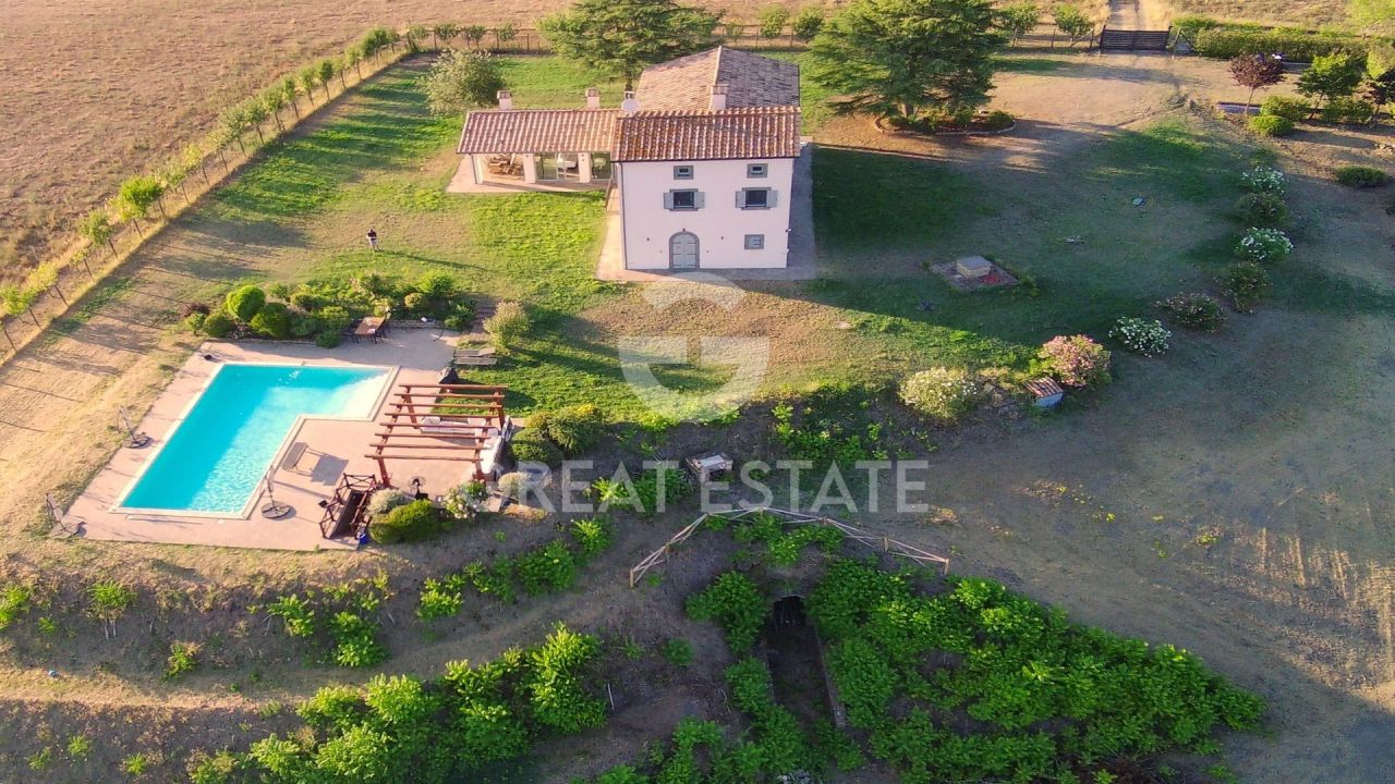 House in Viterbo, Italy, 348.85 m² - picture 7