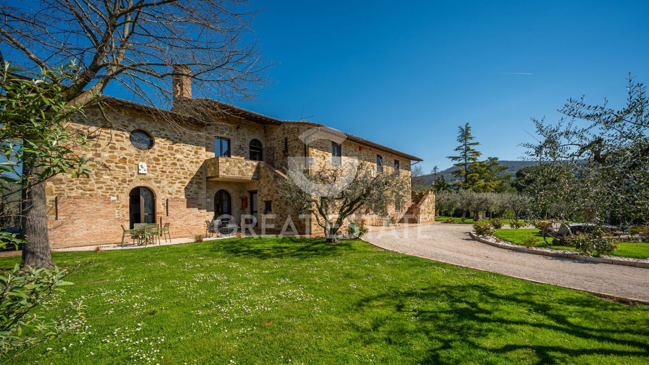 Maison à Assise, Italie, 551.5 m² - image 7