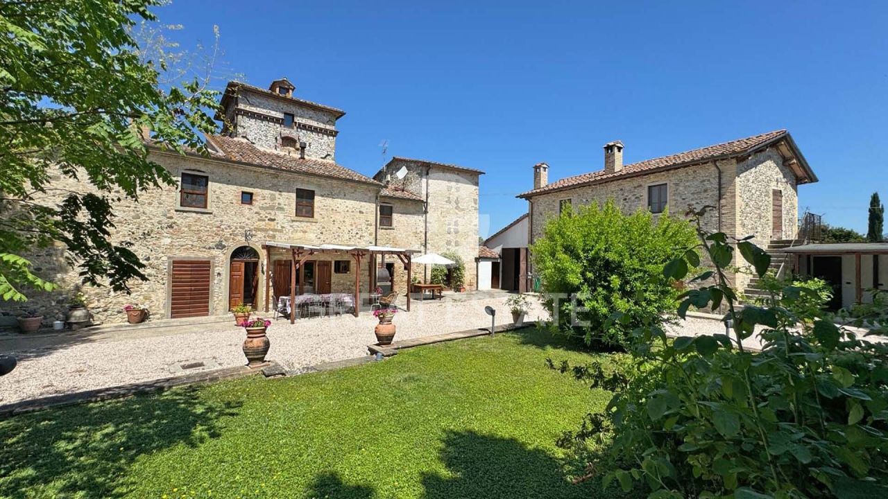 House Anghiari, Italy, 535 m² - picture 8