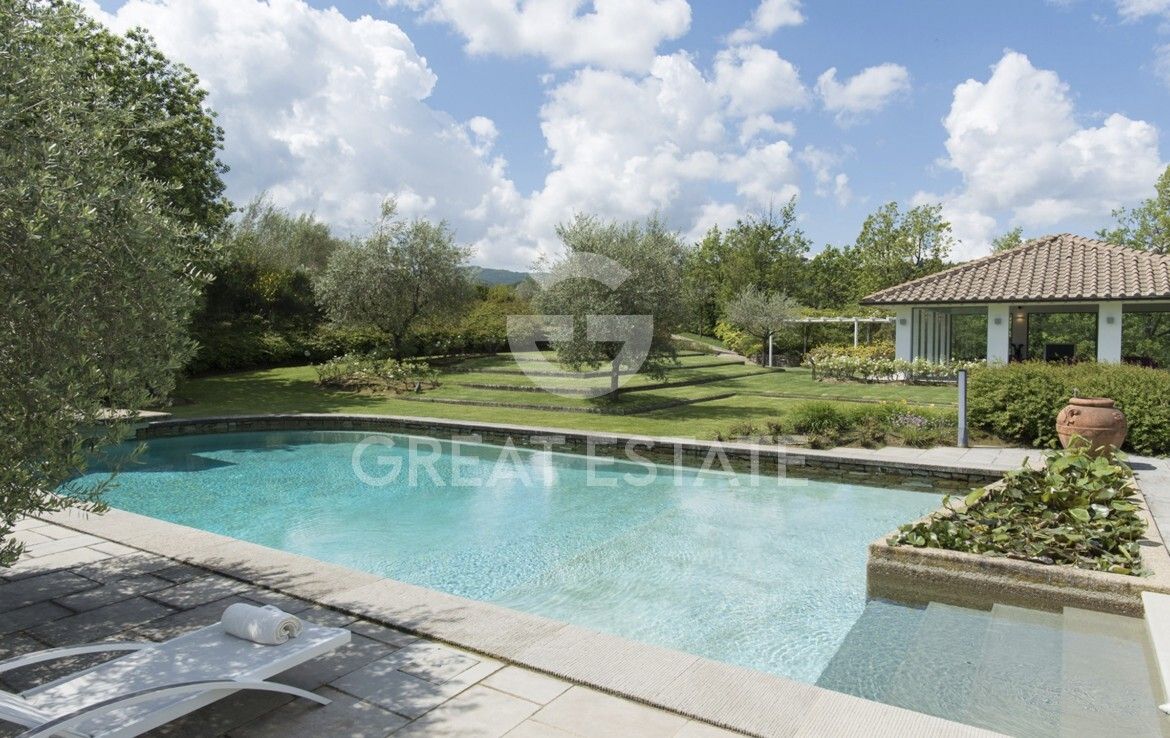 Villa en Arezzo, Italia, 616.6 m² - imagen 8