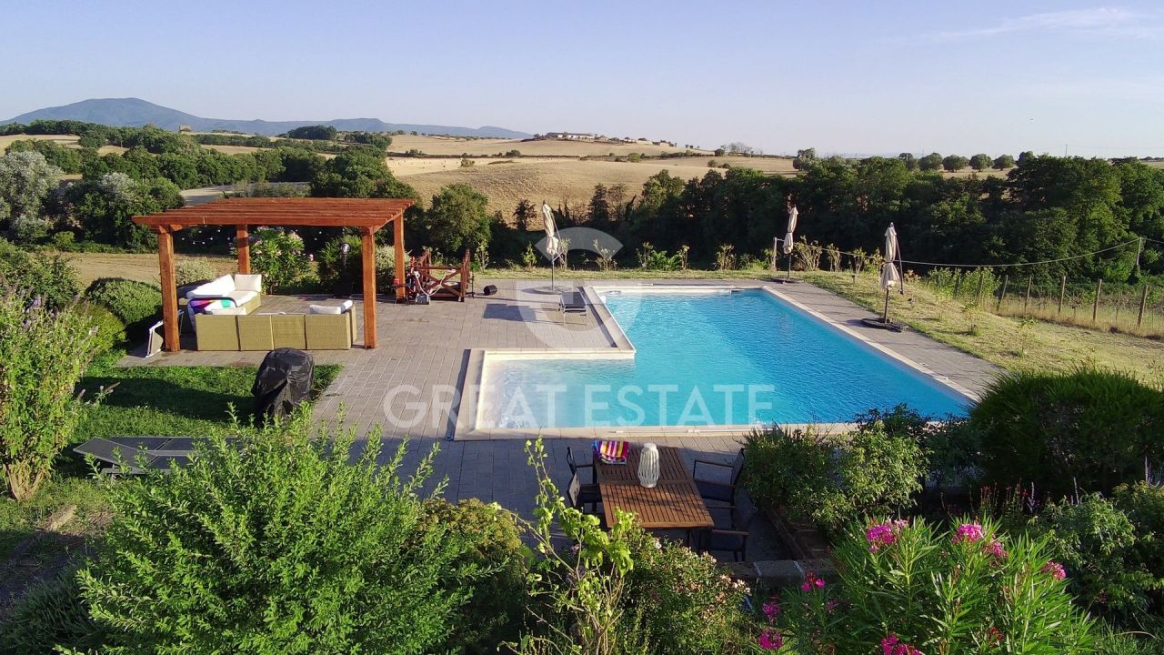 House in Viterbo, Italy, 348.85 m² - picture 8