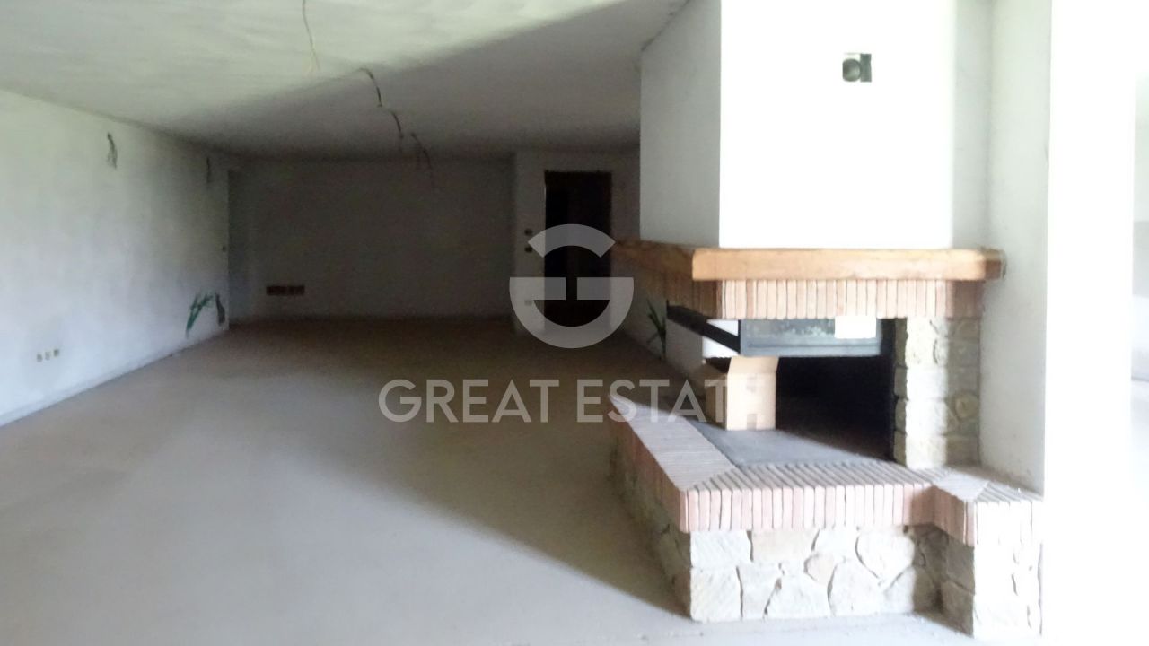 House in Arezzo, Italy, 464.4 m² - picture 9