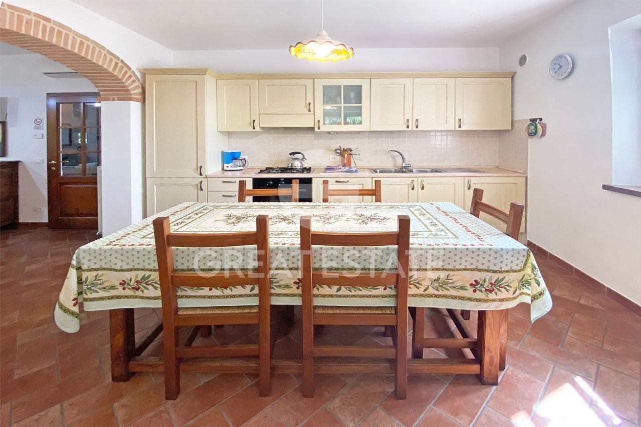 Casa a Cortona, Italia, 212.35 m² - foto 11