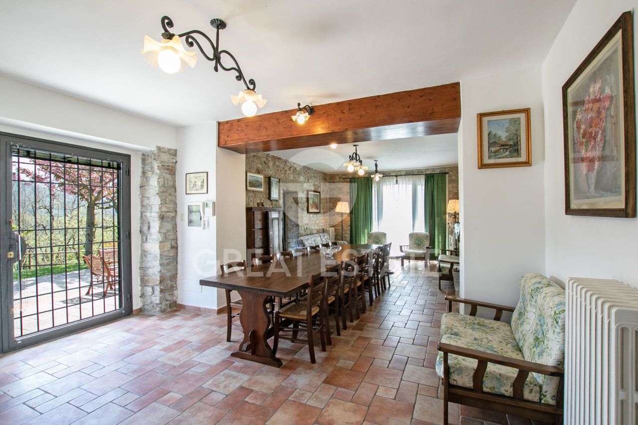 Casa a Vicchio, Italia, 339.8 m² - foto 12