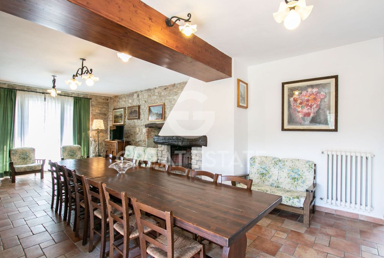 Casa a Vicchio, Italia, 339.8 m² - foto 13