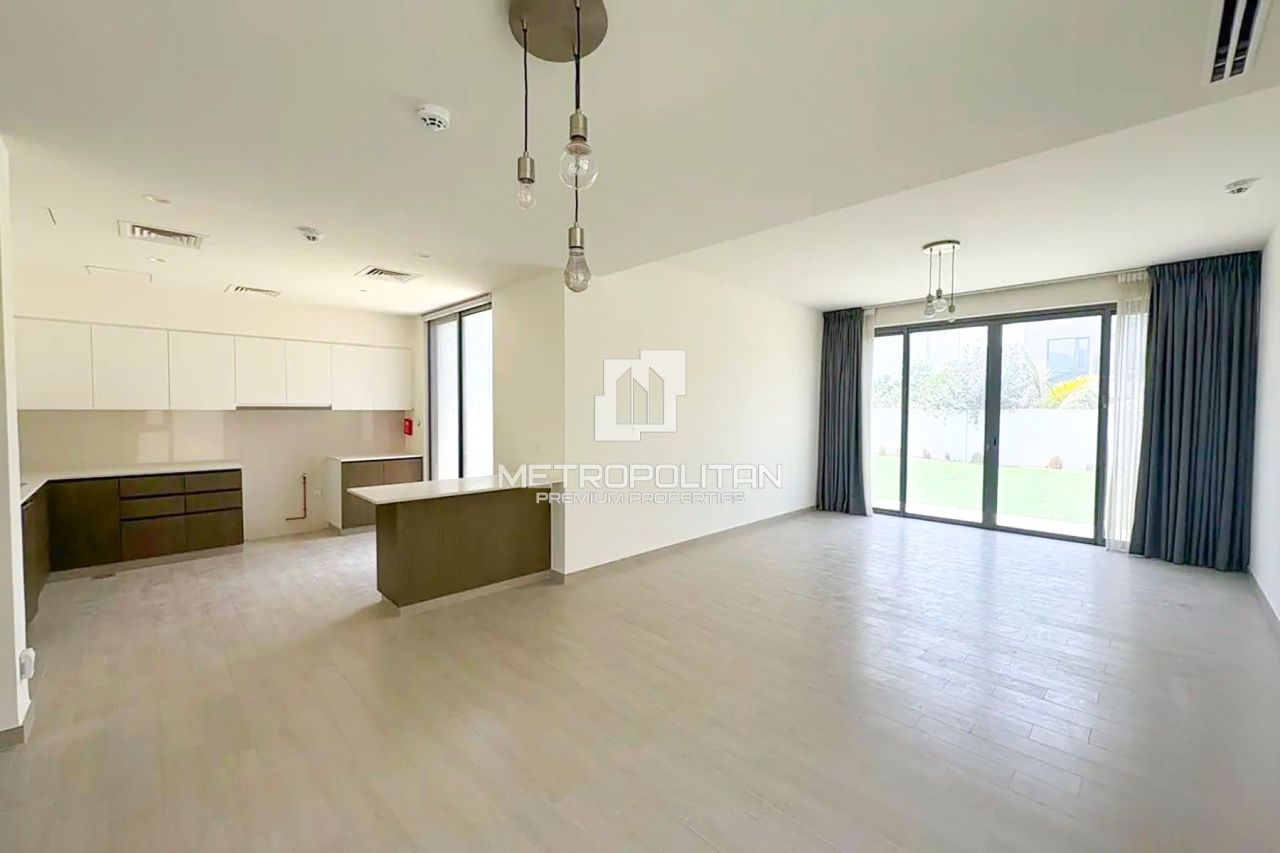 Villa in Dubai, UAE, 396 m² - picture 1