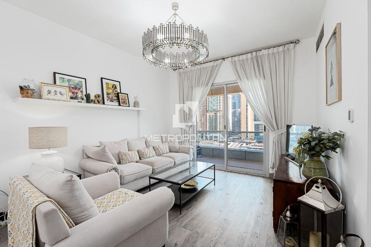 Apartment in Dubai, UAE, 90 m² - picture 1