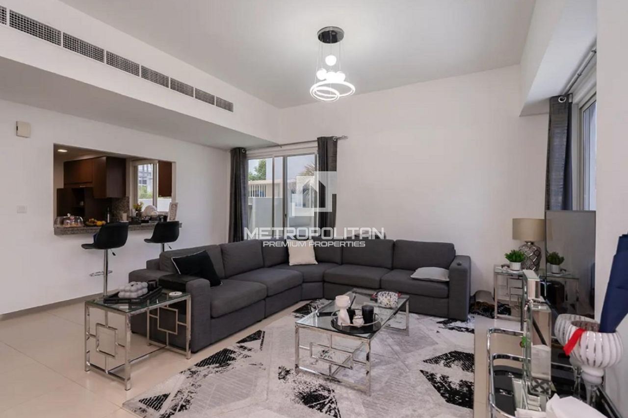 Casa adosada en Dubái, EAU, 276 m² - imagen 1