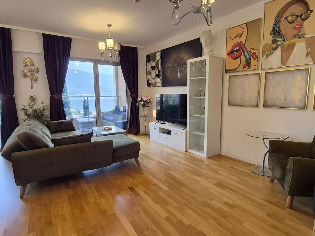 Appartement à Becici, Monténégro, 98 m² - image 1