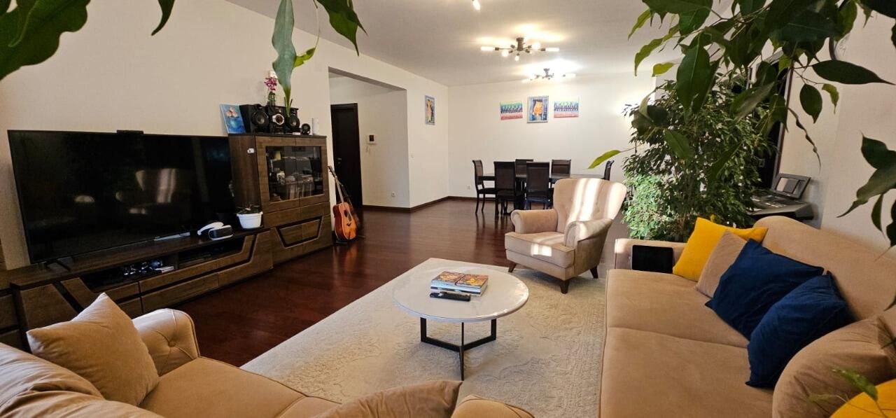 Wohnung in Bar, Montenegro, 151 m² - Foto 1