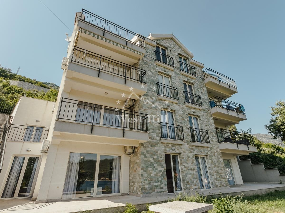 Appartement à Kamenari, Monténégro, 96 m² - image 1