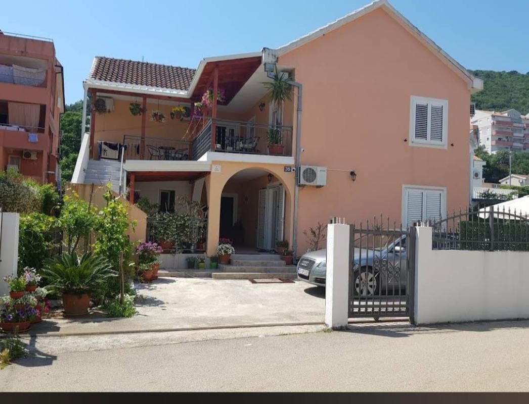 Maison à Budva, Monténégro, 238 m² - image 1