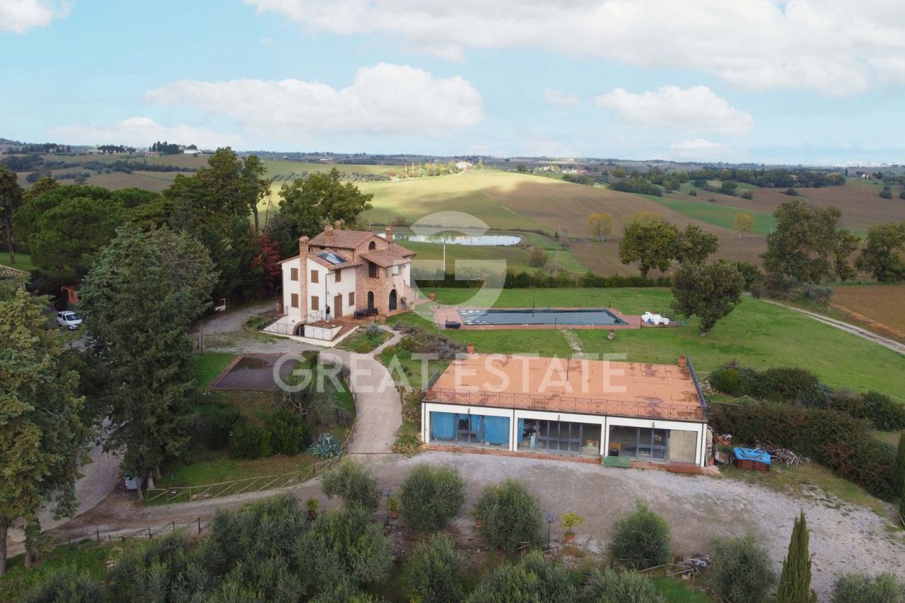 Haus in Castiglione del Lago, Italien, 459.15 m² - Foto 1