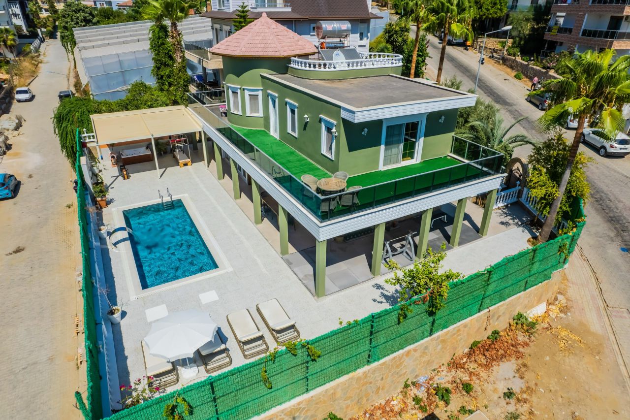 Villa à Alanya, Turquie, 280 m² - image 1