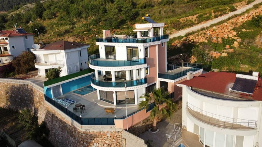 Villa in Alanya, Türkei, 450 m² - Foto 1