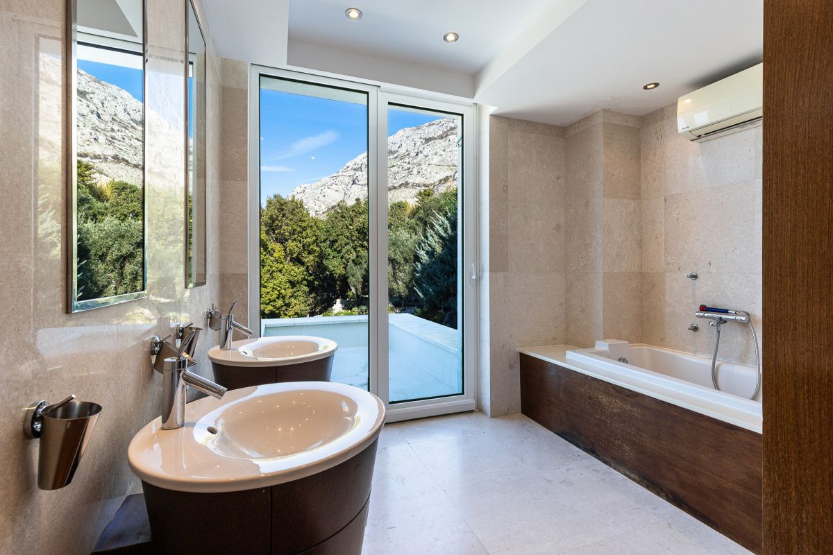 Maison à Rézévici, Monténégro, 165 m² - image 8