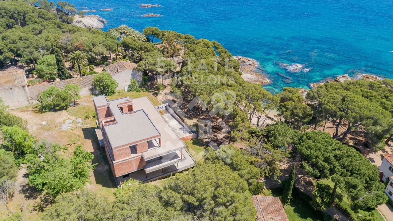 Land in Platja D'Aro, Spain, 8 000 m² - picture 1