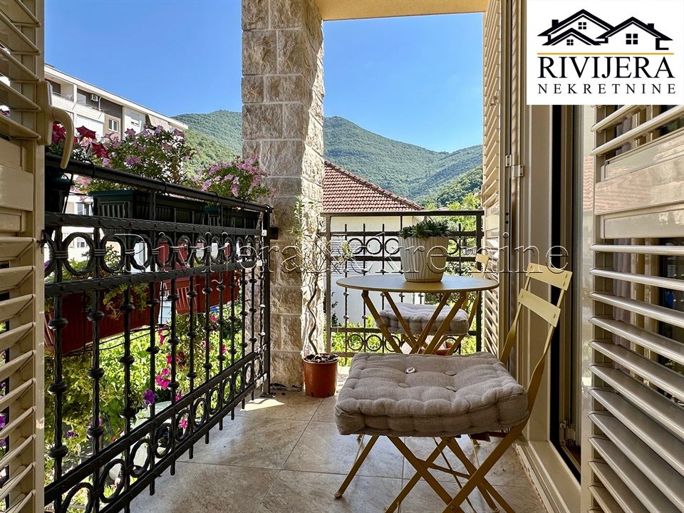 Piso en Tivat, Montenegro, 1 m² - imagen 2