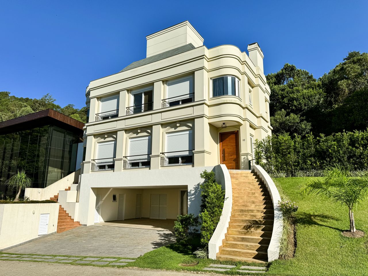 Maison Florianópolis, Brésil, 319.8 m² - image 1