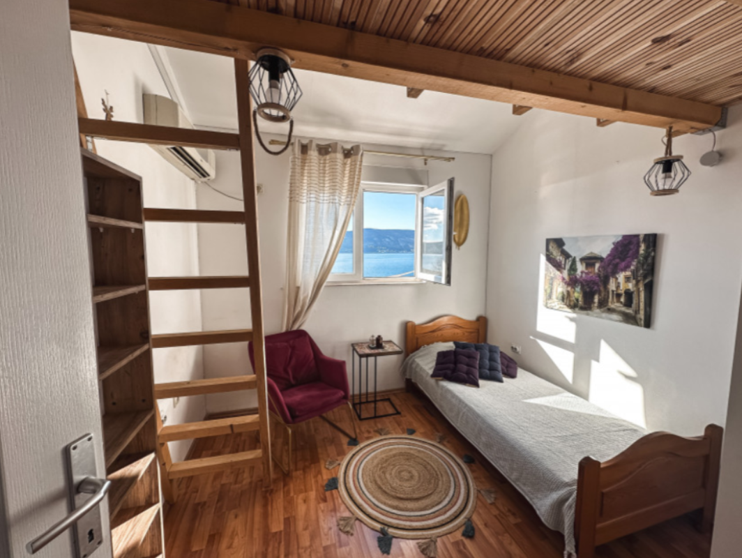 Flat in Zelenika, Montenegro, 40 m² - picture 1