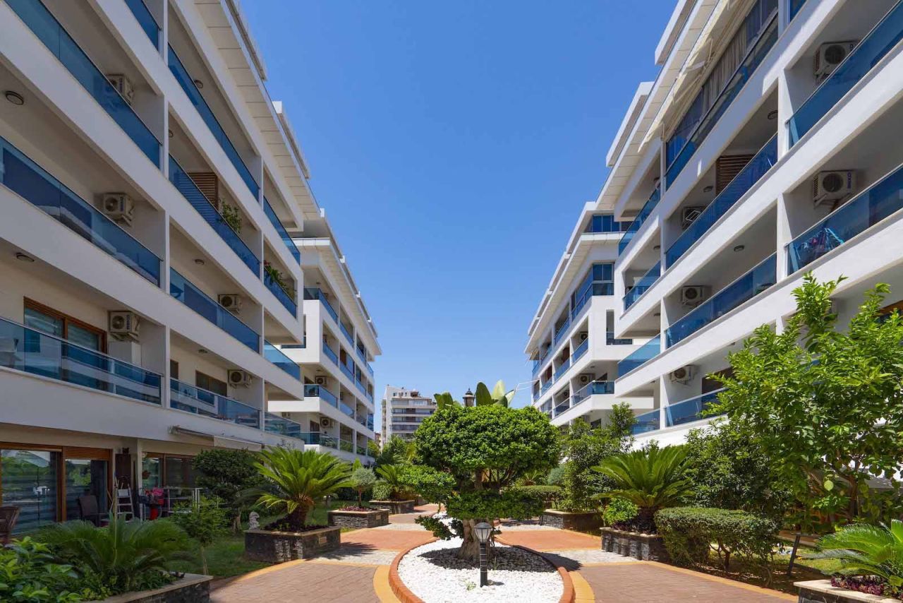Apartment in Alanya, Turkey, 65 m² - picture 1