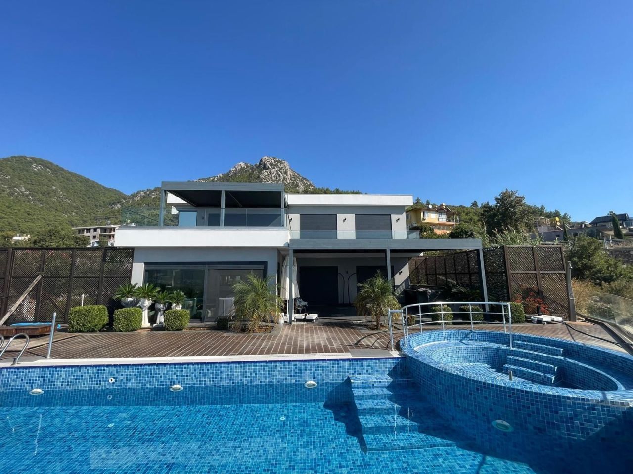 Villa à Alanya, Turquie, 220 m² - image 1