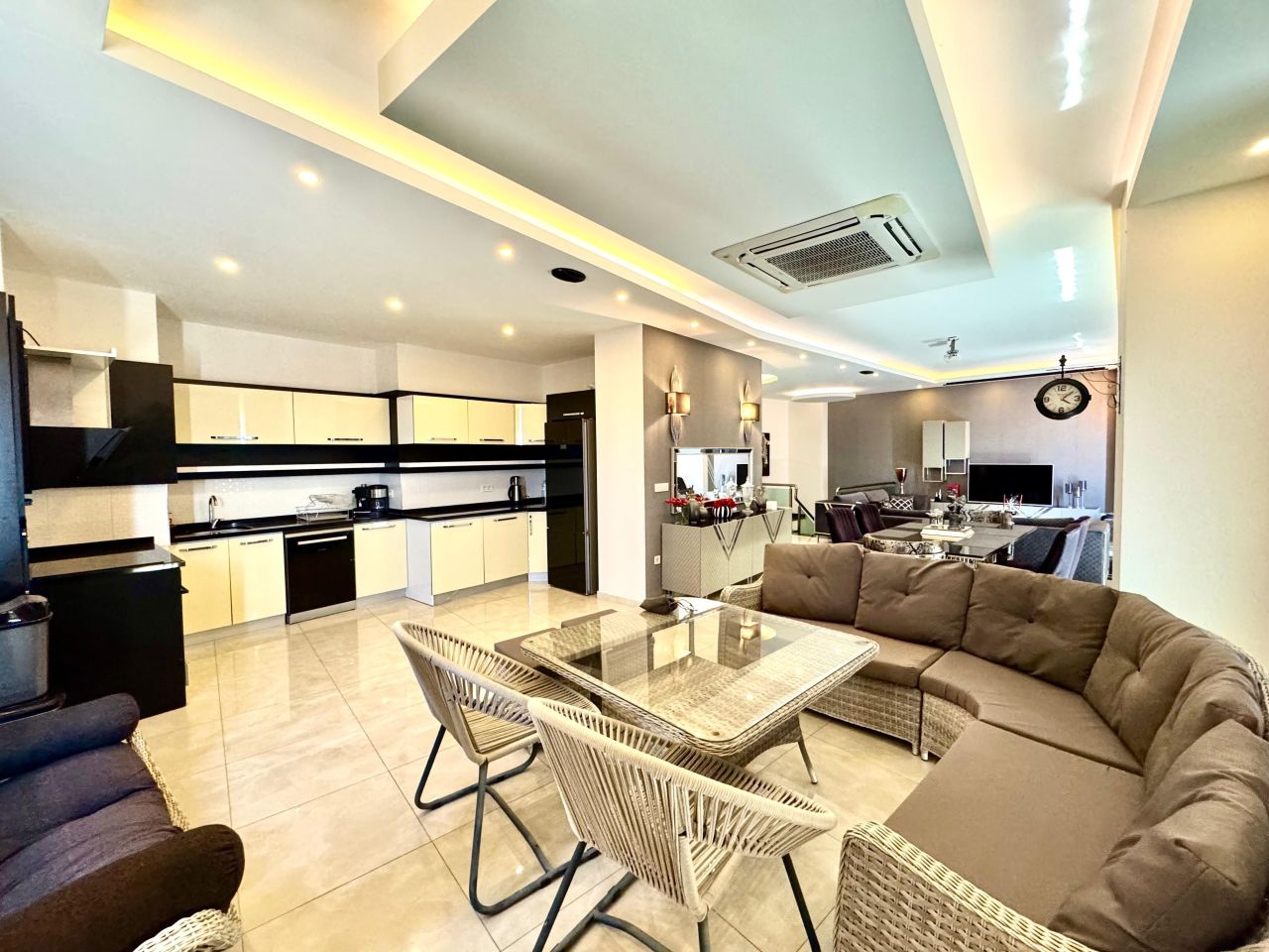Apartment in Alanya, Turkey, 190 m² - picture 1