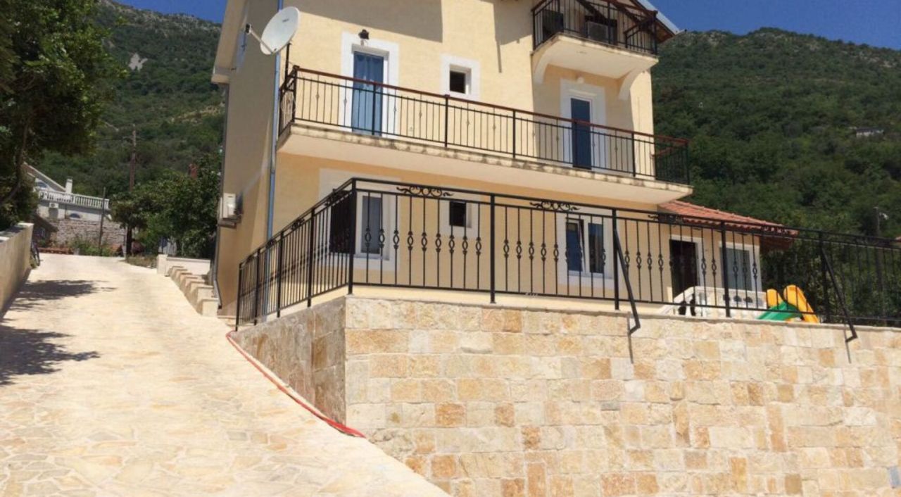 Haus in Kamenari, Montenegro, 280 m² - Foto 3