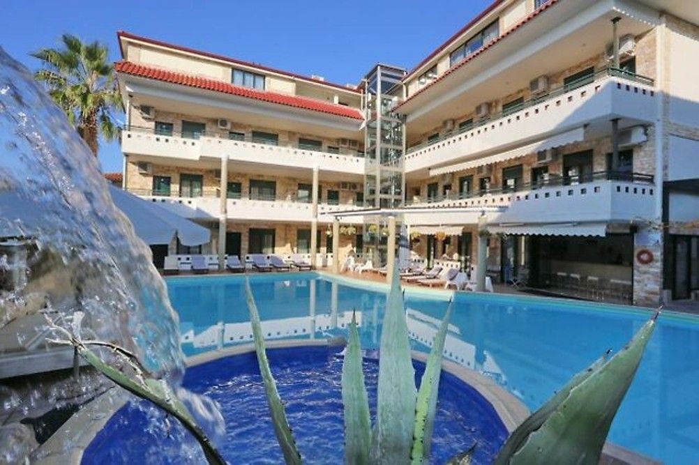 Hôtel en Chalcidique, Grèce, 2 000 m² - image 1