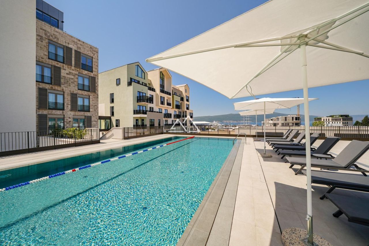 Apartment in Tivat, Montenegro, 63 m² - Foto 1