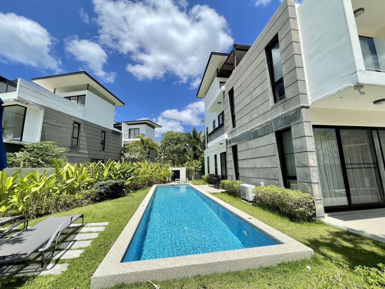 Villa in Phuket, Thailand, 200 m² - picture 1