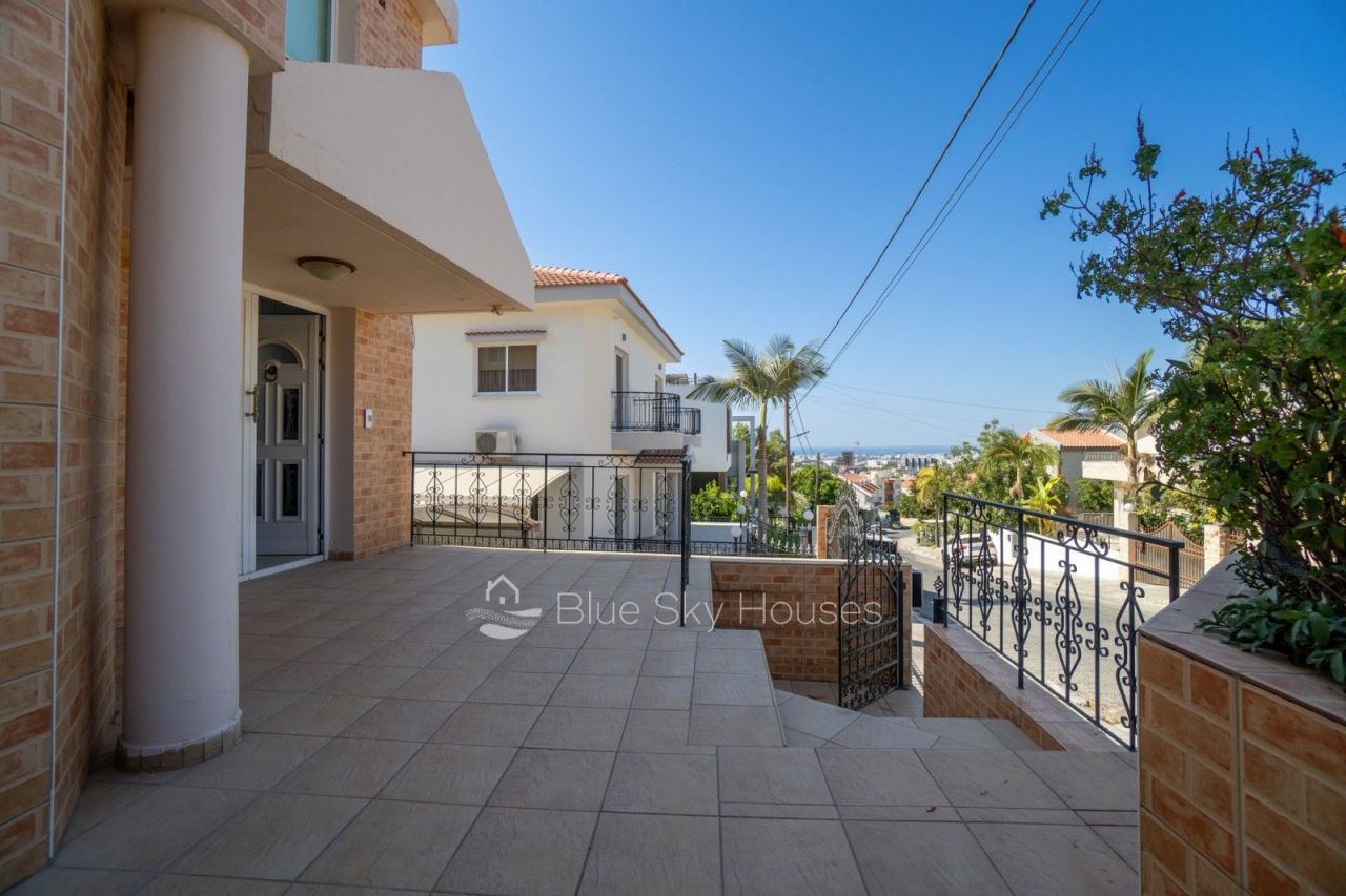 Villa in Limassol, Cyprus, 391 m² - picture 2